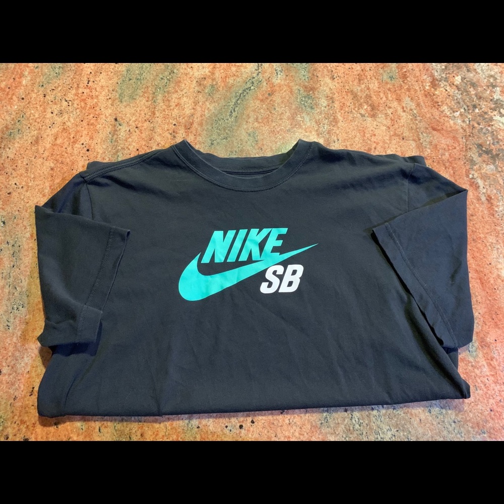 Nike SB Dri-Fit T size Large style 623402-010